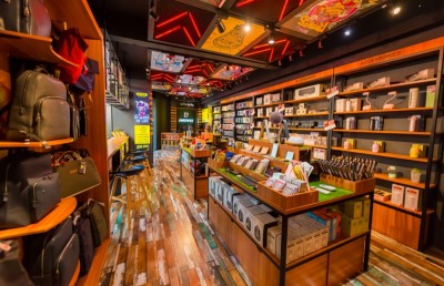 ރިމެކްސް: ދަތުރުވެރިންގެ އަތްމަތީގެ ބައިވެރިޔާ