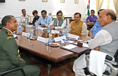 ސިފައިންގެ ޗީފް ޝަމާލް އިންޑިއާގެ ޑިފެންސް މިނިސްޓަރާ ބައްދަލުކުރައްވައިފި