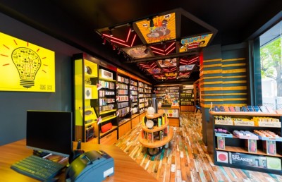 ރިމެކްސް: ދަތުރުވެރިންގެ އަތްމަތީގެ ބައިވެރިޔާ