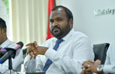 ރިސޯޓް ހަދަން ދޫކުރި 70 ވަރަކަށް ރަށުގެ މަސައްކަތް އޮތީ ހުއްޓިފައި