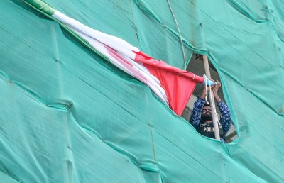 އިންޑިއާ އައުޓް ބެނާ ނެގި މައްސަލަ: ހައި ކޯޓުގައި ފުލުހުންނަށް ހޫނު ސުވާލުތަކެއް