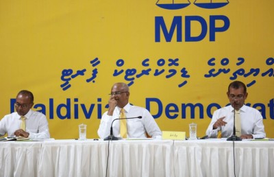 އެމްޑީޕީގެ ރިޔާސީ ޓިކެޓުގެ ބަހުސް: އަސްލު ފައިޓް!