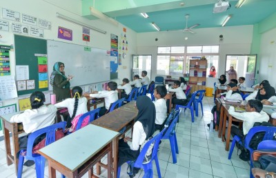 ދިވެހި ޓީޗަރުން ހުސްވުމުގެ ބިރު! ހައްލަކީ ކޮބާ؟