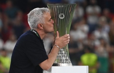 މޮރީނިއޯއާ އެކު ރޯމާ އިން ޔޫރަޕުގެ ފުރަތަމަ ތަށި ހޯދައިފި