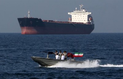 ހާލުގައި ޖެހިފައިވާ ޓޭންކަރަކަށް އެހީވެދީފިން: އީރާން