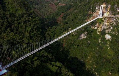 ވިއެޓްނާމުގައި ދުނިޔޭގެ އެންމެ ދިގު، ބިއްލޫރި ބްރިޖު