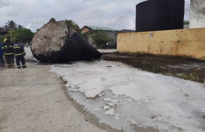 ފުވައްމުލަކުގައި ތެޔޮ ހުސްކުރި ޓޭންކެއްގައި ރޯވެ އެކަކު ސީރިއަސް