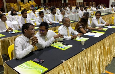 އެމްޑީޕީގައި ތިބި އެހެން ޕާޓީތަކުގެ މެމްބަރުން ވަކިކުރަނީ