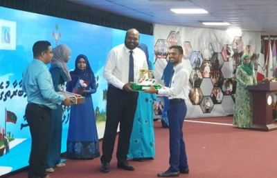 ވާހަކަ ދެއްކުމުގެ މުބާރާތުގެ ރަން ވަނަތައް ޖަމާލުއްދީން ސްކޫލަށް