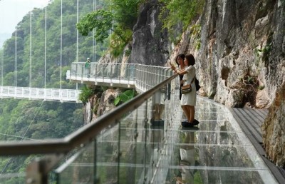 ވިއެޓްނާމުގައި ދުނިޔޭގެ އެންމެ ދިގު، ބިއްލޫރި ބްރިޖު