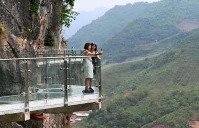 ވިއެޓްނާމުގައި ދުނިޔޭގެ އެންމެ ދިގު، ބިއްލޫރި ބްރިޖު