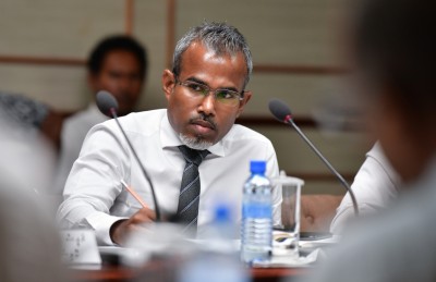 ފަނޑިޔާރުކަމުން ވަކިކުރުމުން ވަކީލުކަމުގެ ހުއްދަ ބާތިލްވާ ގޮތަށް ގާނޫނަށް އިސްލާހު ހުށަހަޅައިފި