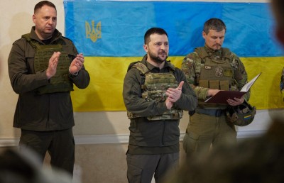 ހަނގުރާމަ އަށް 100 ދުވަސް: ޒެލެންސްކީ ވިދާޅުވަނީ ކާމިޔާބު އޮތީ އެ މީހުންނަށް ކަމަށް