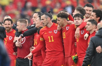 ޔޫކްރޭން ބަލިކޮށް 64 އަހަރުފަހުން ވޭލްސް ވޯލްޑް ކަޕަށް