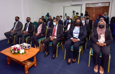ހައި ކޯޓުގެ ފަނޑިޔާރުކަމަށް މިފަހަރު ކުރިމަތިލެއްވީ ދެ ބޭފުޅުން