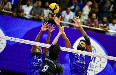 ސިފައިން ދެ ސެޓް ހޯދާފައި ވަނިކޮށް ޕޮލިސް ކްލަބް ފަހަތުން އަރައި މޮޅުވެއްޖެ