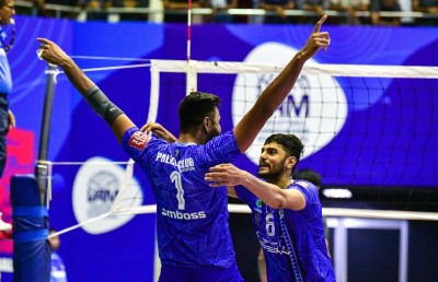 ސިފައިން ދެ ސެޓް ހޯދާފައި ވަނިކޮށް ޕޮލިސް ކްލަބް ފަހަތުން އަރައި މޮޅުވެއްޖެ