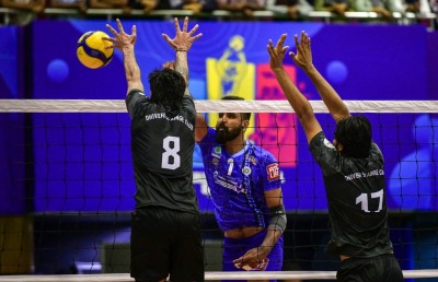 ސިފައިން ދެ ސެޓް ހޯދާފައި ވަނިކޮށް ޕޮލިސް ކްލަބް ފަހަތުން އަރައި މޮޅުވެއްޖެ