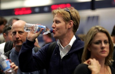 ސެން ފްރަންސިސްކޯ އެއާޕޯޓްގައި ޕްލާސްޓިކް ފެންފުޅި މަނާ