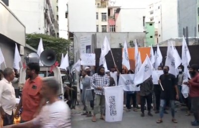 ޔޯގާ ހަދަން ތިއްބައި އަރައިގަނެ، އެ ހަރަކާތް ހުއްޓުވައިފި!