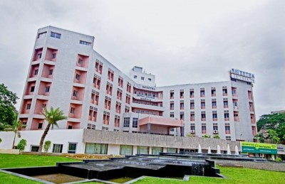 7 އަހަރުގެ ކުއްޖެއްގެ އަނގައިން 526 ދަތް ނަގައިފި