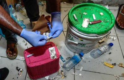 ފަރުވާގެ ނިޒާމް ފެއިލްވެ ބޮއްސުންލައިފައި: އުމުރު ހުސްވަނީ މަގުމަތީގައި!