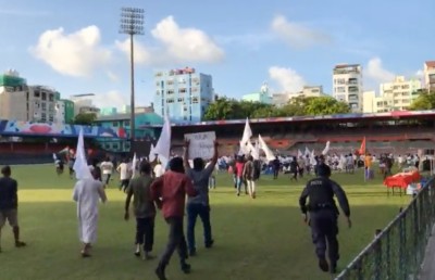 ޔޯގާ ހަރަކާތައް ހުރަސް އަޅައި ހަމަނުޖެހުން ހިންގި މައްސަލަ ބަލާނަން: ރައީސް