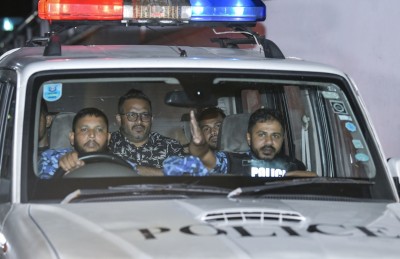 އަދީބު ހައްޔަރުކޮށްގެން ދޫނިދު އަށް ގެންގޮސްފި