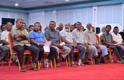 ޓެކްސީ ޑްރައިވަރުން މިފަހަރު ހަދާނީ ކިހިނެއް؟