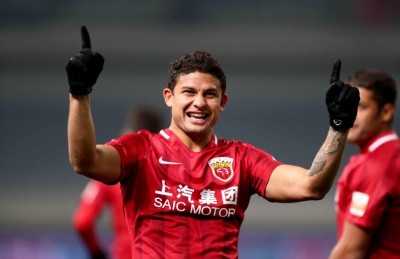 ޗައިނާގެ "ބްރެޒިލް" ފޯވާޑުގެ ފުރަތަމަ މެޗު ރާއްޖެއާ ދެކޮޅަށް