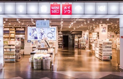 މަޝްހޫރު ރީޓެއިލް އައުޓްލެޓް މިނިސޯގެ ފިހާރައެއް ރާއްޖޭގައި ހުޅުވަނީ