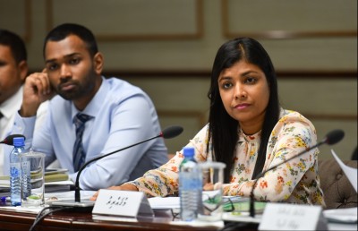 މުއިއްޒު ފަދަ ބޭފުޅުންގެ ގެތައް ދައުލަތަށް ނަގަން ޖެހޭ: ރޮޒެއިނާ