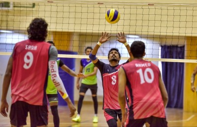 ތަޖުރިބާކާރު ސެޓަރު ބަޓިސް އަލުން ވޮލީ ކޯޓަށް