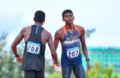 ރިޒާ އުފާފާޅުކުރަނިކޮށް ފަޒީލް ފަހަތުން ދެމިގަނެ ރޭސް ކާމިޔާބުކޮށްފި