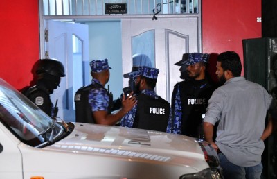 މަރު ކޮމިޝަންގެ ތަހުގީގަށް ތަންތަނާއި މީހުން ބަލައި ފާސްކުރަނީ