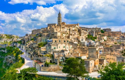 އިޓަލީގެ މޯލިސް އަށް ހިޖުރަކުރާ ނަމަ 27،000 ޑޮލަރު