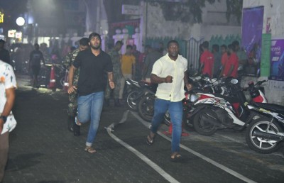 ދުވަސްވީ ބަލި މީހަކު ސަލާމަތްކުރަން ވަނީ ދެ ޒުވާނުން