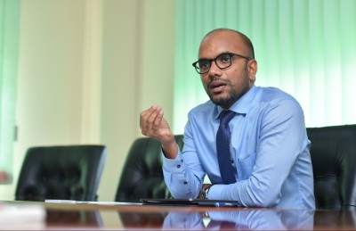 ދައުލަތުގެ ދަރަނިން 1.5 ބިލިއަން ކެނޑޭނެ: އަމީރު