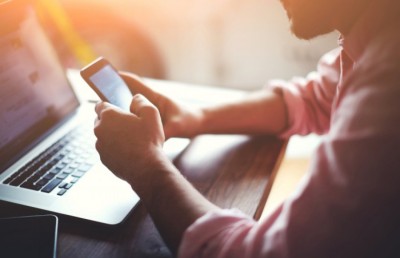 އަރާމުކުރަން ވަގުތު ނުވާ މައިގަނޑު ސަބަބަކީ ސްމާޓްފޯން