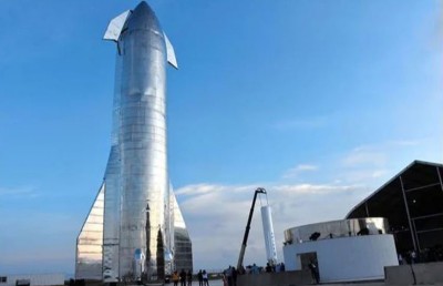 އިންސާނުން މާސް އަށް އުފުލަން ސްޕޭސްއެކްސް އިން އުފައްދާ ރޮކެޓް