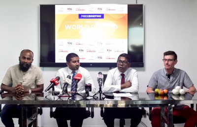 ރާއްޖެ އިސްތިހާރުކުރަން ޖަގްލް ކުރަމުން ދުވުމުގެ ރެކޯޑެއް މުގުރާލަނީ