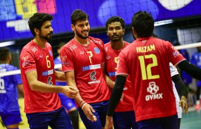 ޕޮލިސް ބަލިކޮށް ސިޓީން މޮޅުވުމުގެ ރޭހުގައި ކުރިއަށް