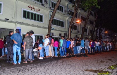 ވަޒީފާ އިން ވަކިކުރުމުގެ ބިރާ އެކު ޓްރާންސްޕޯޓް އޮތޯރިޓީގެ މުވައްޒަފުން ރައީސަށް ޕެޓިޝަނެއް!