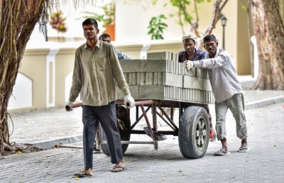 ގާ އަޅާ މެޝިނެއްގެ ބެލްޓު ދަށުވެ ބިދޭސީއަކު މަރުވެއްޖެ