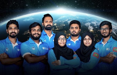 ރާއްޖޭގެ ސްޕޭސް މިޝަންގެ ޓީމު އެކުލަވާލައިފި، ރާއްޖޭގެ ފުރަތަމަ ސެޓެލައިޓް ހަދަނީ!