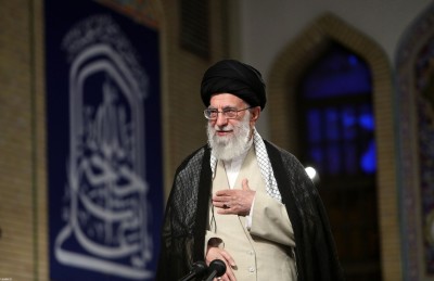 ދުޝްމަނުން ދަނީ އީރާނާއި އިރާގު ދެމެދު ނަފްރަތު އުފައްދަމުން: ޚާމަނާއީ