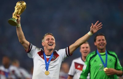 ޝްވައިންސްޓައިގާ ފުޓްބޯޅަ ކުޅުން ހުއްޓާލައިފި