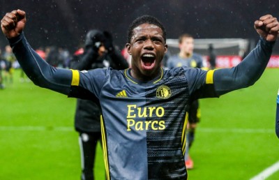 ޓެން ހަގް ގެނައި ފުރަތަމަ ކުޅުންތެރިއަކީ ޒުވާން ފުލްބެކް ޓީރެލް މަލަސިއާ