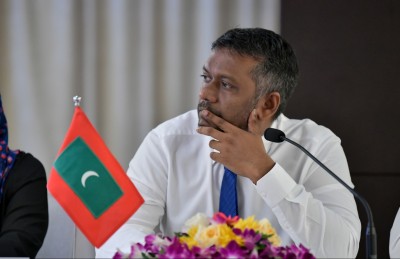 ކަނޑު ބޯޓަކަށް ލައި ހުރިހާ ބިދޭސީން ފޮނުވައެއް ނުލެވޭނެ: މިނިސްޓަރު