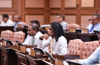 ކޮރަޕްޝަން ފަޅާ އަރުވާލާ މީހުންނަށް ހިމާޔަތްދޭ ބިލް މަޖިލިހުން ފާސްކޮށްފި